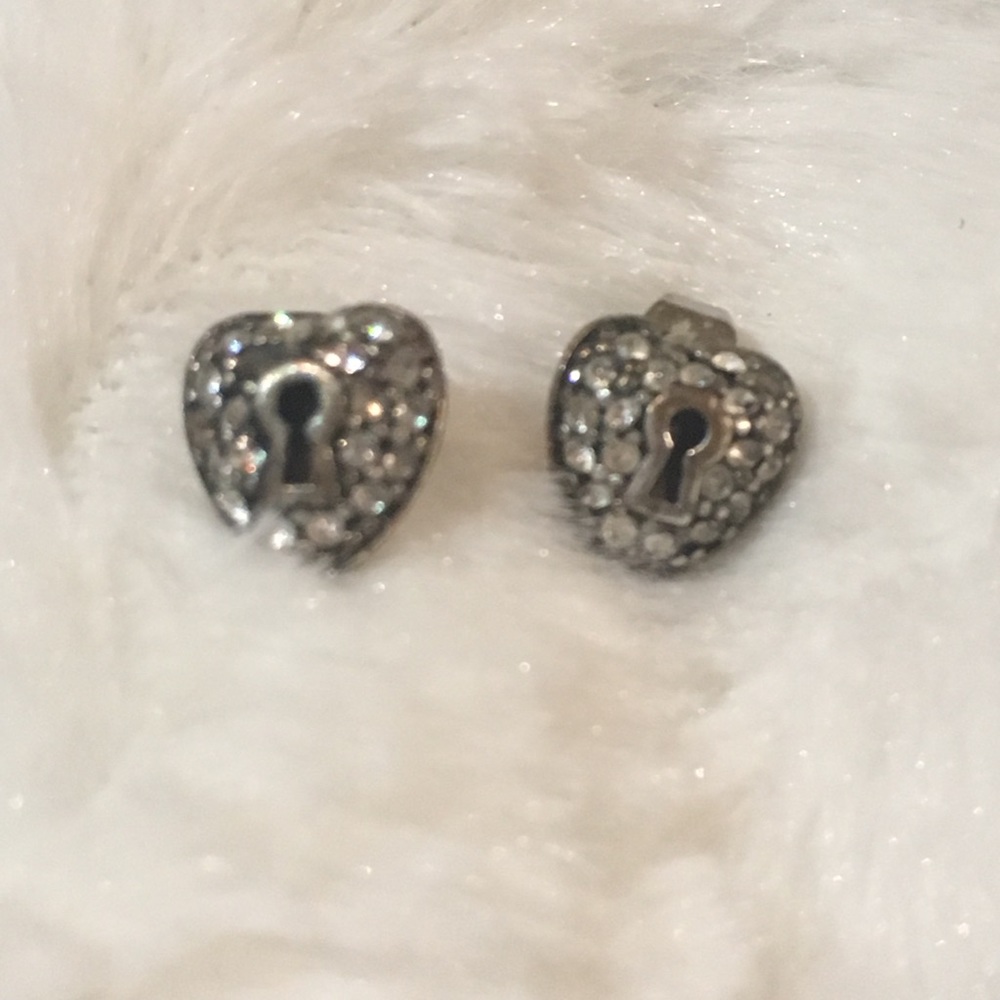 Stud heart locket earrings